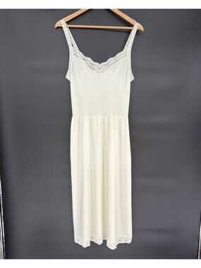 Vintage Vanity Fair Ivory Lace Full Slip Dress 38 BF (L) Antron III Nylon USA